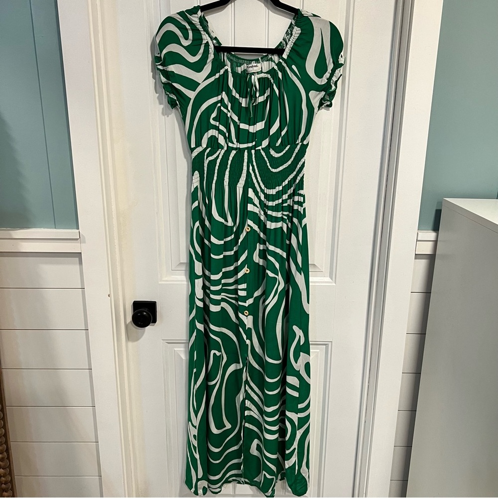 Anthropologie Kindred Green and White Swirl Patterned Maxi Dress. Size Small.